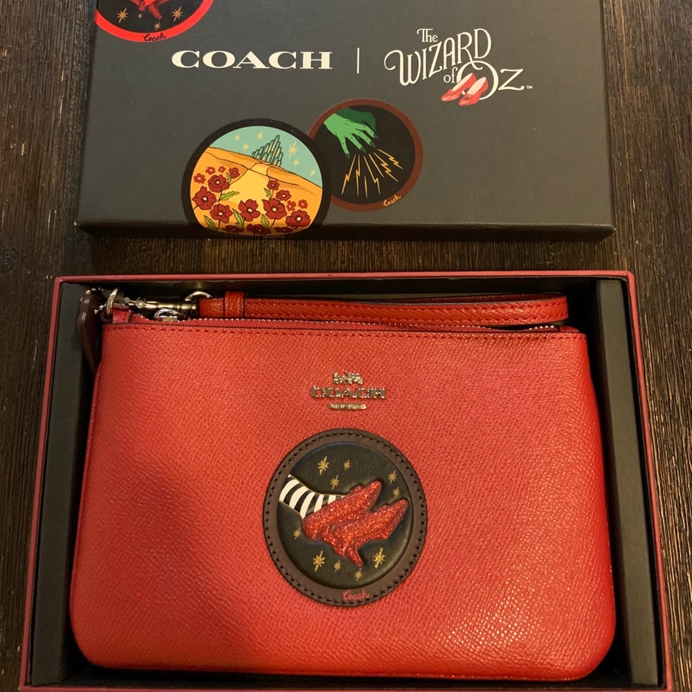 🤩The Wizard of Oz Limited Edition Coach wristlet